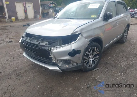 2018 Mitsubishi Outlander Es z USA, uszkodzony, nr VIN JA4AZ3A38JZ057722